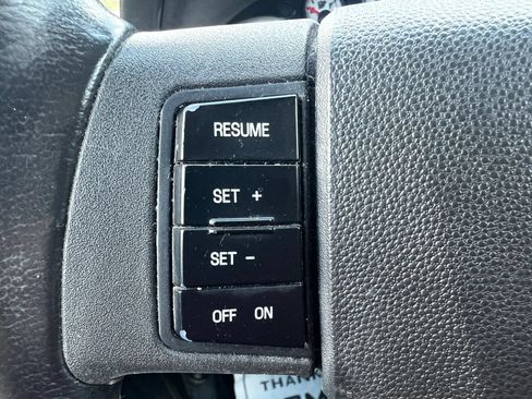 Used 2010 Ford Focus SE FWD image 15