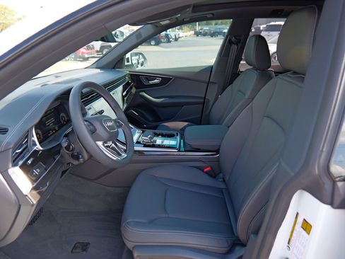 New 2025 Audi Q8 Premium Plus image 13