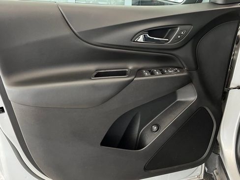 Used 2019 Chevrolet Equinox LT w/ Driver Convenience Package image 14