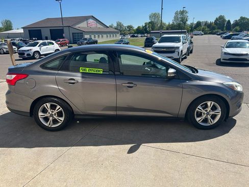 Used 2014 Ford Focus SE FWD image 4
