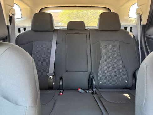 Used 2025 Kia Sportage LX image 38