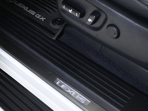 Used 2023 Lexus GX 460 Luxury image 19