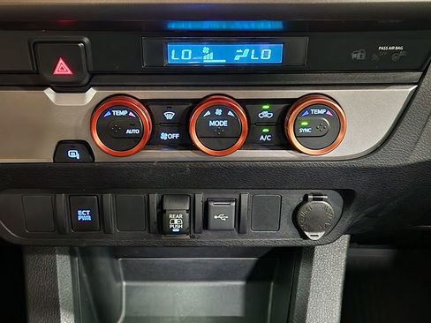 Used 2022 Toyota Tacoma SR5 image 39