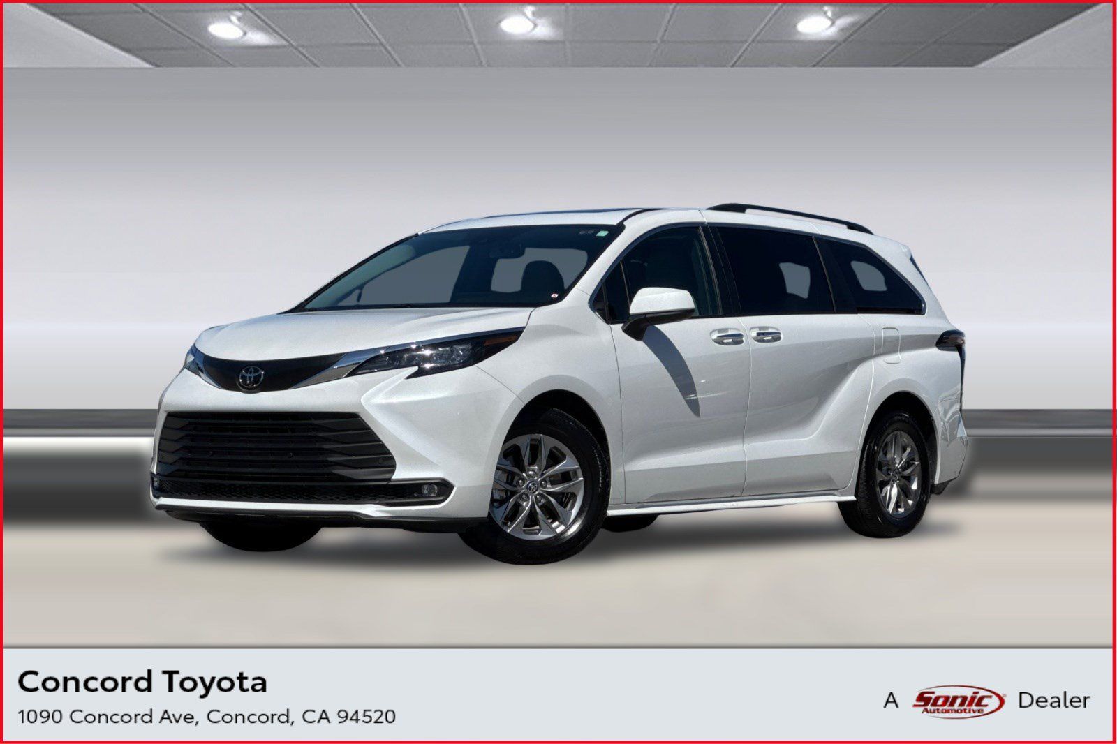 Used 2026 Toyota Sienna XLE FWD image 1