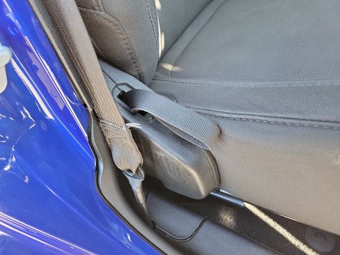 Used 2019 Jeep Wrangler Unlimited Sahara image 9