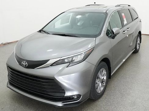 New 2026 Toyota Sienna XLE image 49