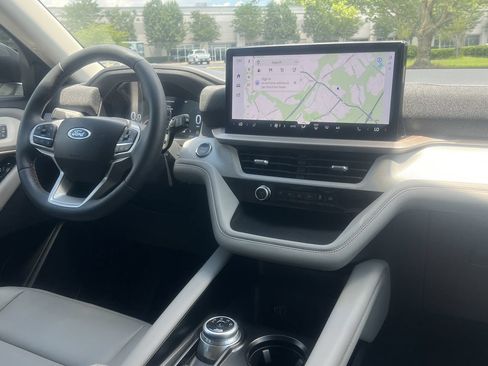 New 2026 Ford Explorer Active w/ Active Comfort Package RWD image 3