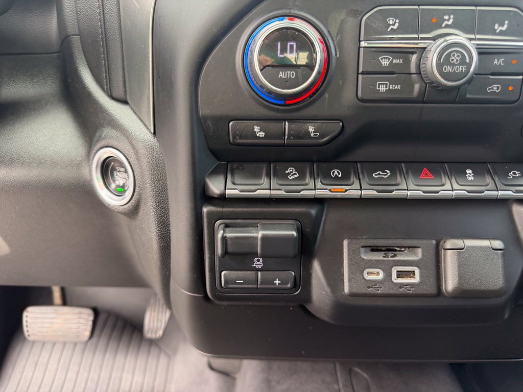 Used 2021 Chevrolet Silverado 1500 LT AWD/4WD image 33