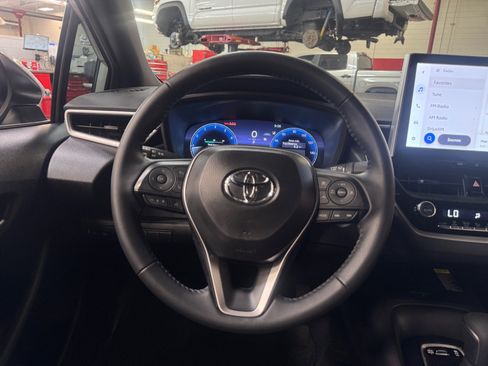 Used 2026 Toyota Corolla SE w/ SE Package FWD image 9
