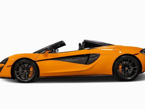 Used 2018 McLaren 570S Spider image 12