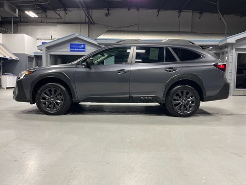 Used 2025 Subaru Outback Onyx Edition XT AWD/4WD image 6