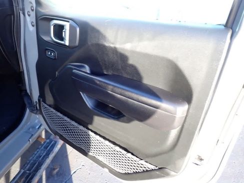 Used 2018 Jeep Wrangler Unlimited Sport S image 24