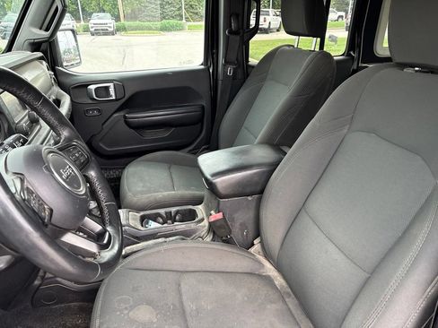 Used 2018 Jeep Wrangler Unlimited Sport S AWD/4WD image 6
