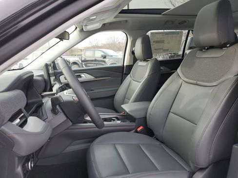 New 2026 Ford Explorer Active w/ Active Comfort Package image 7