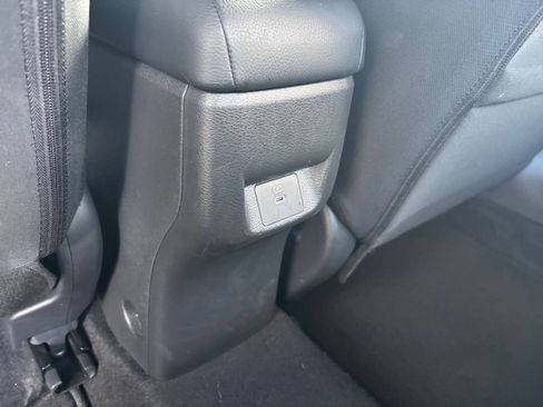 Used 2025 Nissan Versa SV FWD image 23