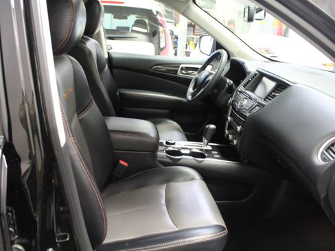 Used 2019 Nissan Pathfinder SL image 29