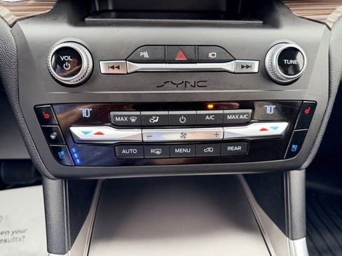 Used 2020 Ford Explorer Limited AWD/4WD image 27