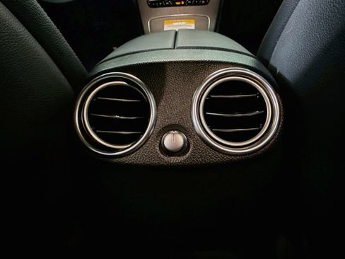 Used 2022 Mercedes-Benz GLC 300 image 32