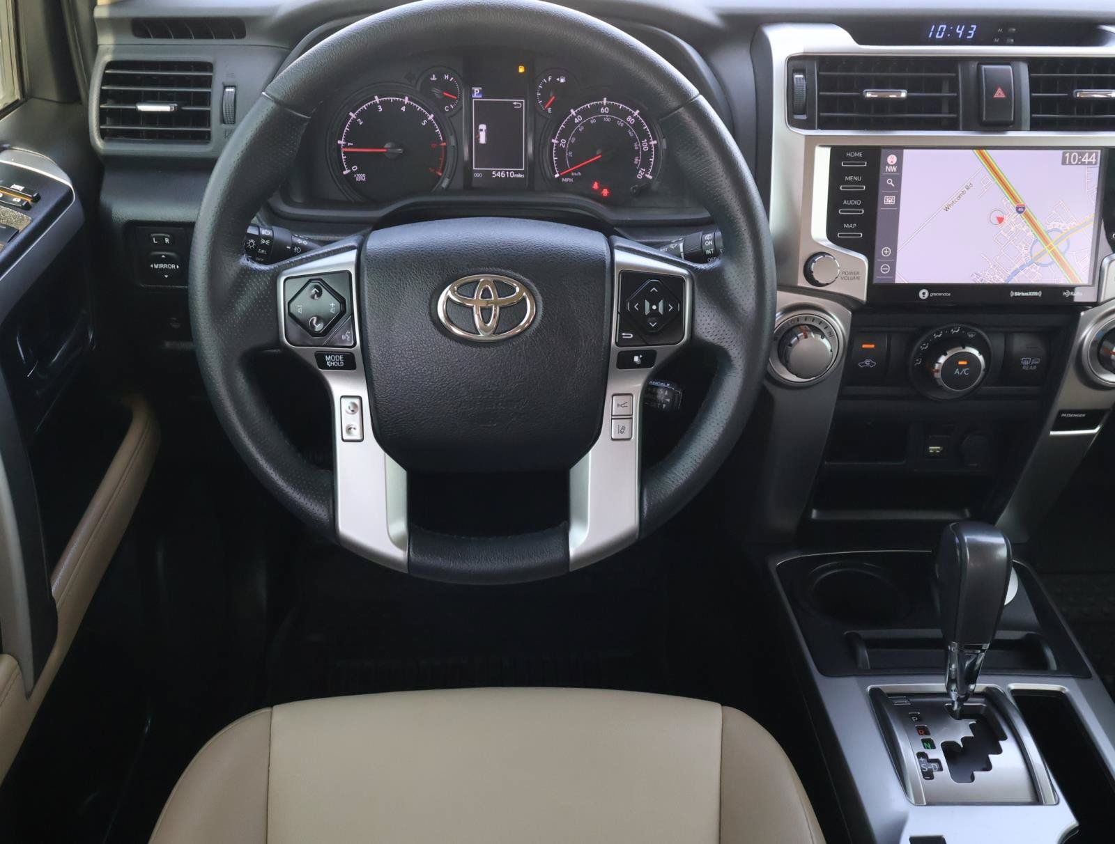 Used 2021 Toyota 4Runner SR5 Premium w/ Moonroof Package AWD/4WD image 10