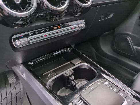 Used 2023 Mercedes-Benz GLB 250 4MATIC image 23