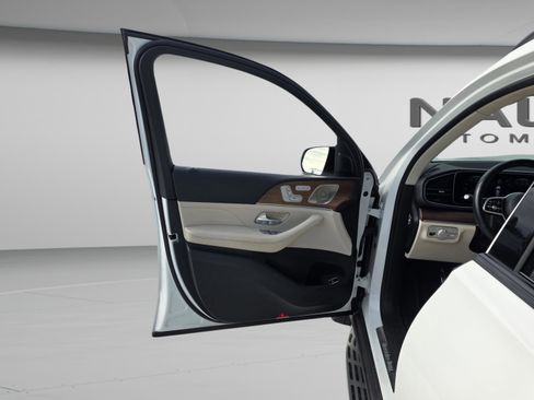 Used 2022 Mercedes-Benz GLS 450 4MATIC image 9