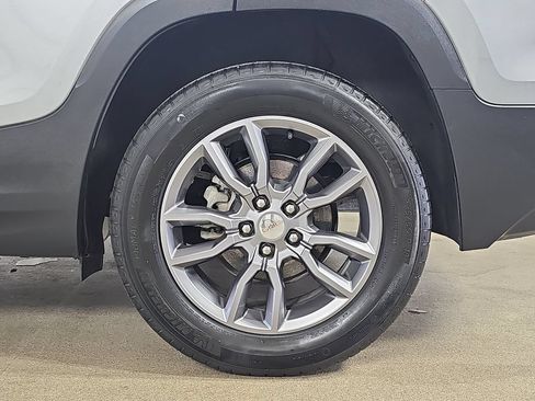 Certified 2024 GMC Terrain SLT AWD/4WD image 38