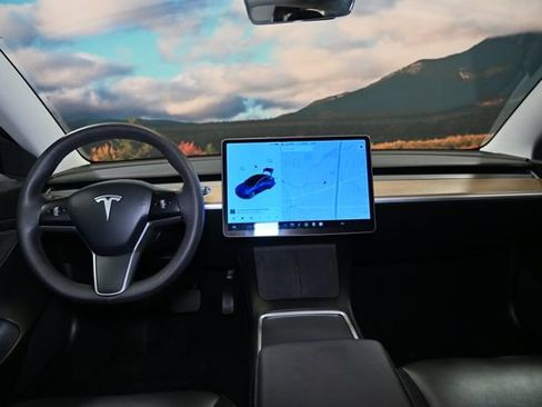 Used 2021 Tesla Model 3 Standard Range Plus RWD image 57