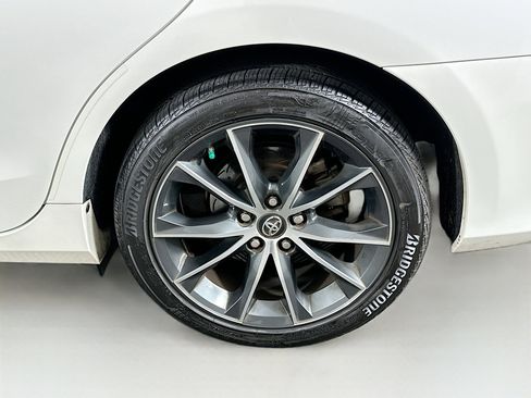 Used 2016 Toyota Camry XSE w/ Moonroof Package FWD image 11