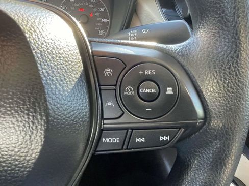 Used 2025 Toyota Corolla LE w/ Convenience Package image 21