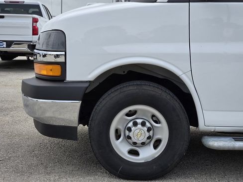 Used 2025 Chevrolet Express 2500 w/ Driver Convenience Package RWD image 8