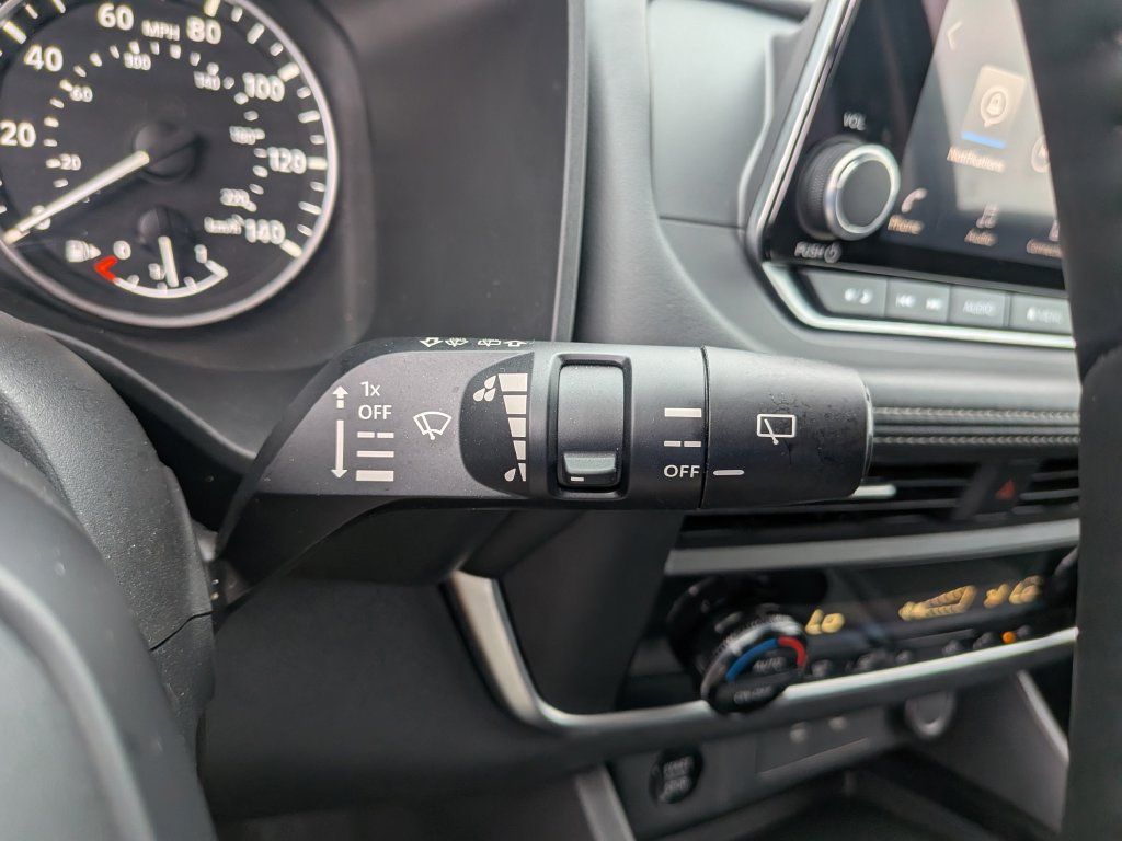 Used 2026 Nissan Rogue SV AWD/4WD image 25