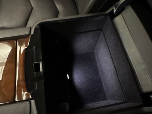 Used 2020 Cadillac Escalade ESV 4WD image 47