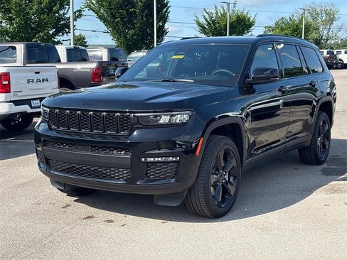New 2025 Jeep Grand Cherokee L Limited w/ Black Appearance Package image 4