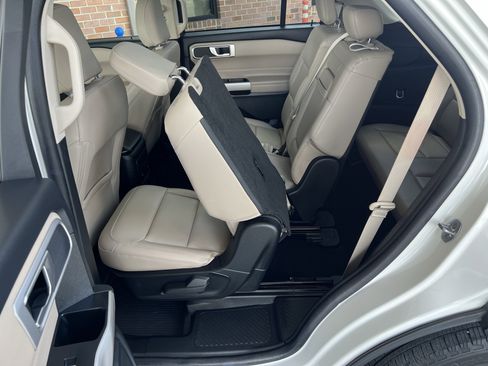 Used 2023 Ford Explorer XLT w/ Equipment Group 202A AWD/4WD image 25