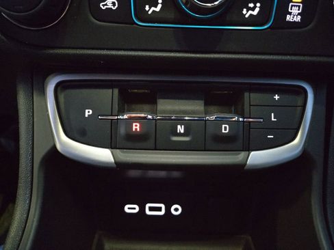 Used 2023 GMC Terrain SLE w/ Driver Convenience Package image 23