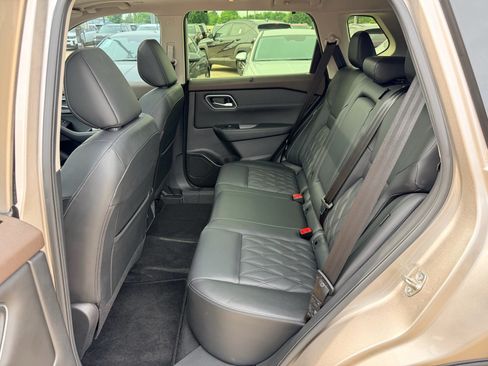 Used 2023 Nissan Rogue Platinum FWD image 27