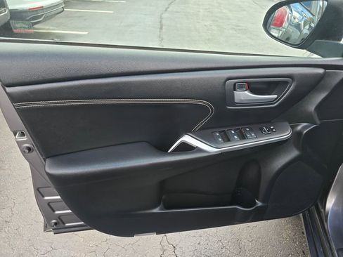 Used 2017 Toyota Camry XLE w/ Moonroof Package image 15