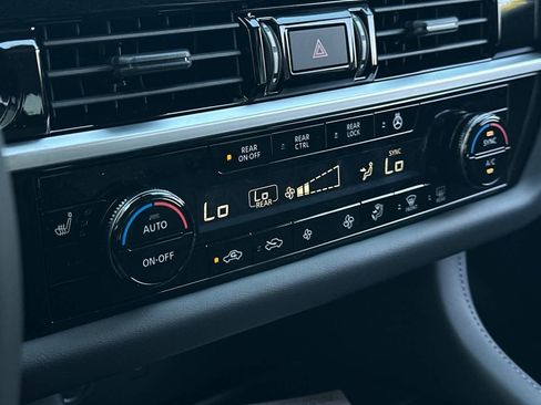 New 2025 Nissan Pathfinder SL image 26