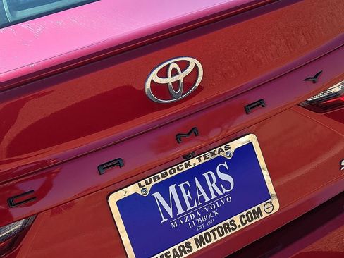 Used 2025 Toyota Camry SE image 12