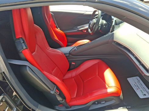 Used 2022 Chevrolet Corvette Stingray Coupe w/ Z51 Performance Package RWD image 11