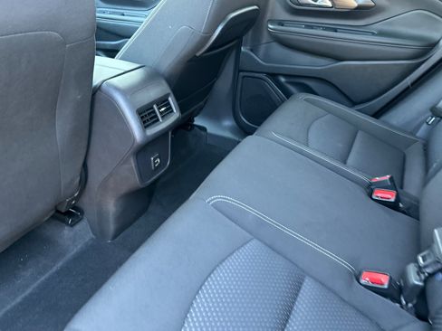 Used 2024 GMC Terrain SLE image 14