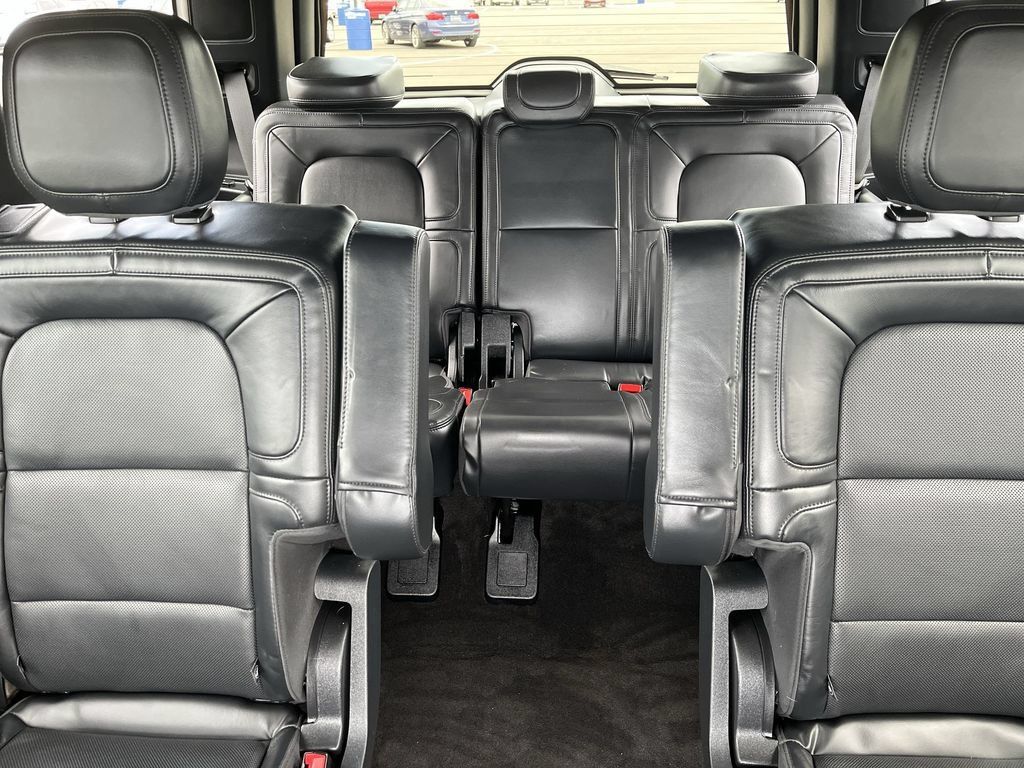 Used 2022 Lincoln Navigator Reserve AWD/4WD image 24