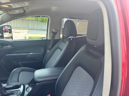 Used 2021 Chevrolet Colorado Z71 w/ Safety Package AWD/4WD image 39