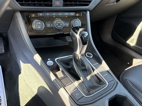 Used 2024 Volkswagen Jetta SE image 23