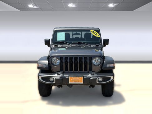 Used 2023 Jeep Gladiator Sport w/ Trailer Tow Package AWD/4WD image 6