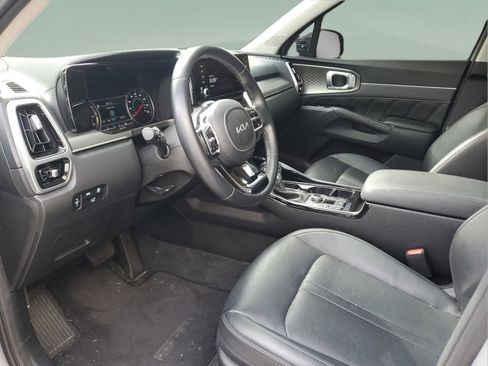 Certified 2022 Kia Sorento SX image 18