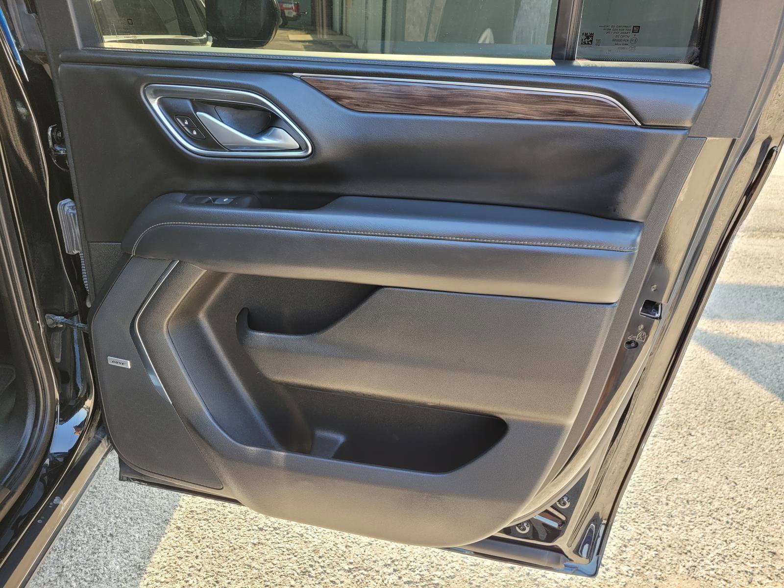 Used 2022 Chevrolet Suburban LT RWD image 11