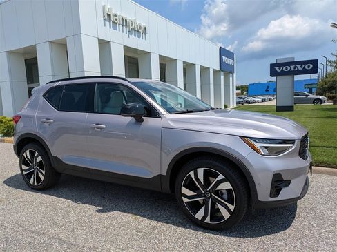 New 2026 Volvo XC40 B5 Plus w/ Climate Package image 2