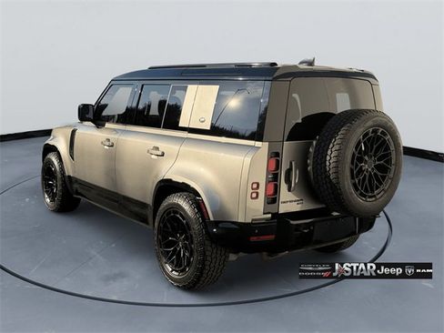 Used 2023 Land Rover Defender 110 X-Dynamic SE image 7