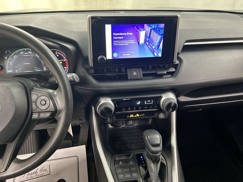 Used 2023 Toyota RAV4 LE AWD/4WD image 18